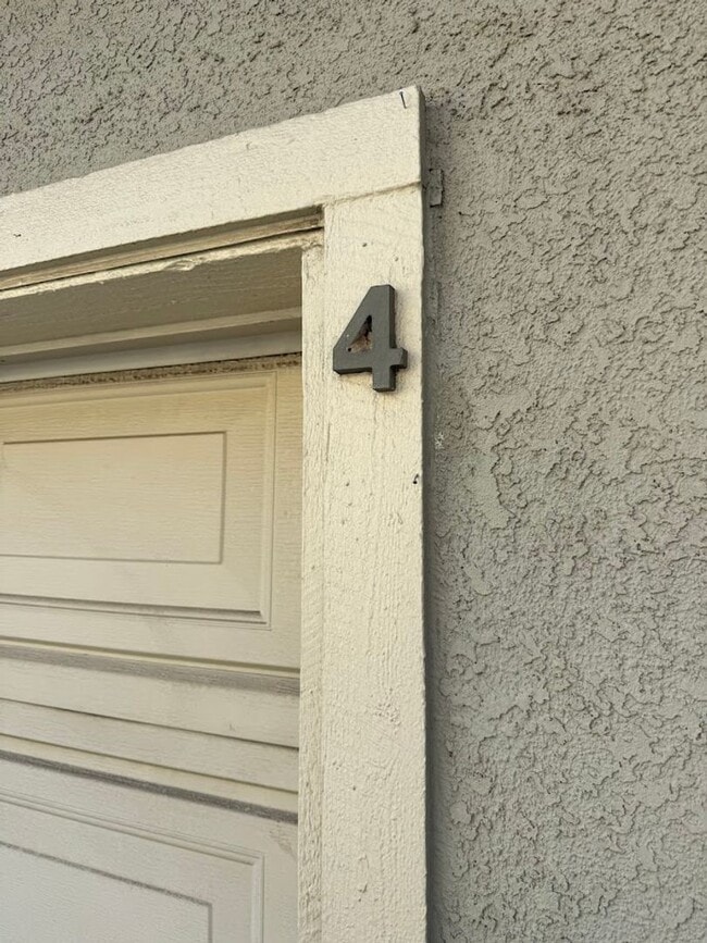 Photo - Beautiful 3 Bedroom 2 1/2 Bathroom Granada Hills Townhouse! Must See! Ready For Move-In!