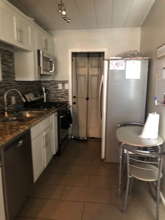 Adorable 2 bed 1 bath in IB with yard and ... - Adorable 2 bed 1 bath in IB with yard and ... Casa