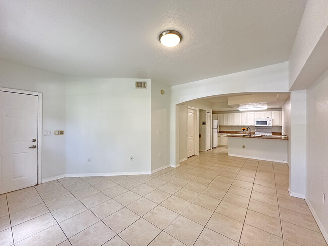 Photo - 108 SW Peacock Blvd Unit 5-105