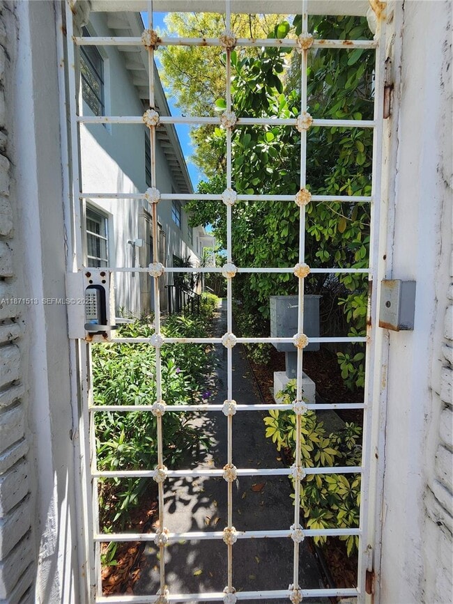 Photo - 1557 Euclid Ave Unit 2