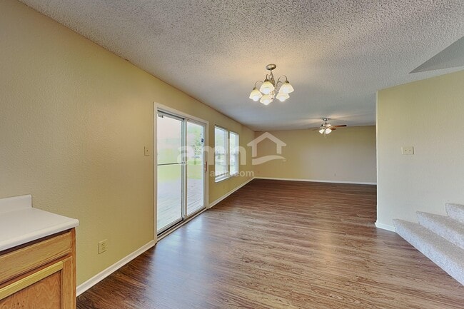 Photo - 14470 Forsythia Ln