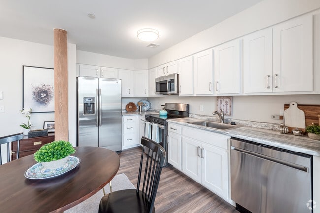 1 BR, 1 BA