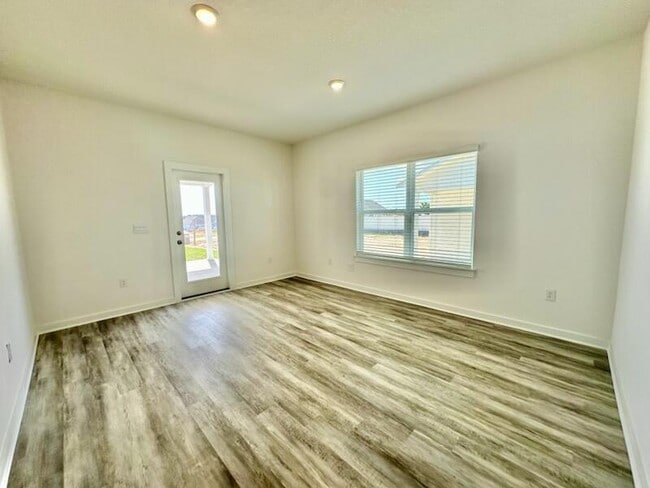 Photo - 494 Arrowwood Blvd