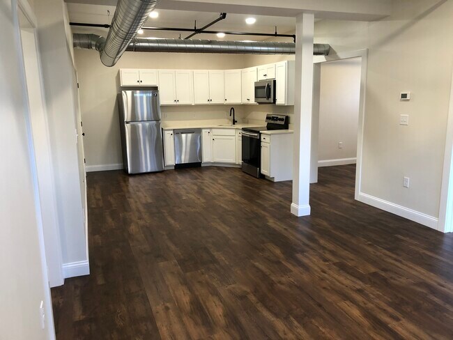 Photo - 22 Whiting St