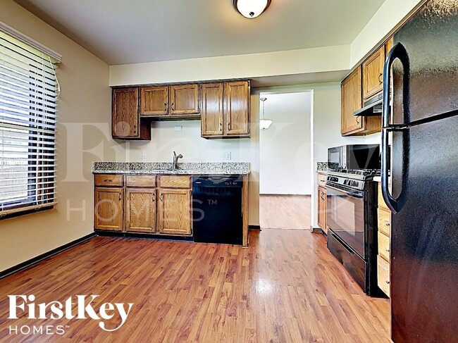 Photo - 6048 White Birch Ln