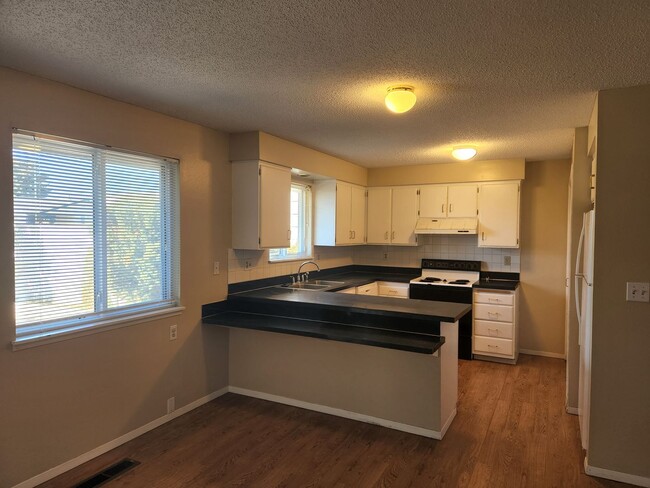 Photo - 102 N 48th Ave