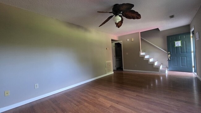 Photo - Condo Now For Rent Unit 19