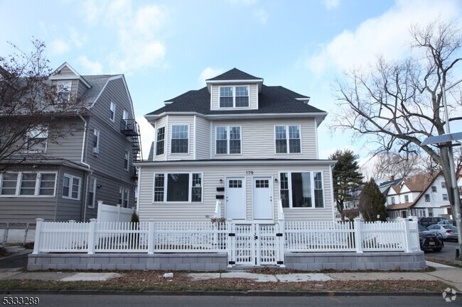 Building Photo - 179 N 19th St Rental