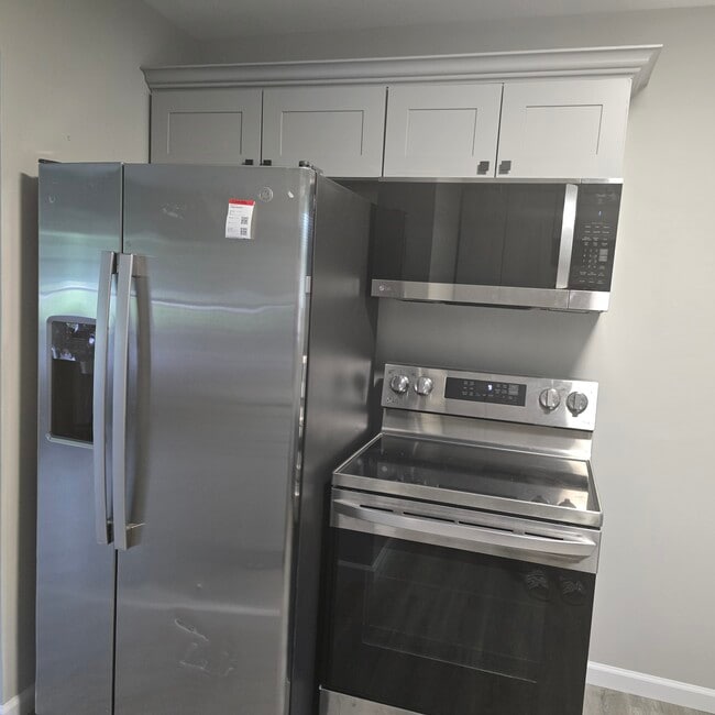 Kitchen - 994 Nilles Rd Unit A