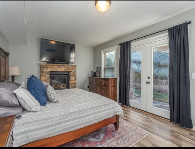 Photo - 44 Trevor Trl