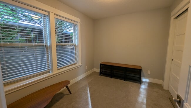 Photo - 1605 SE Yukon St Unit B