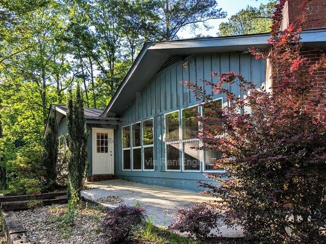 Photo - 1096 Boone Rd