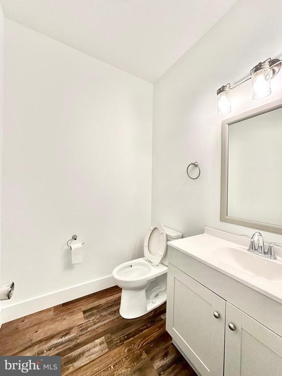 Photo - 350 N Main St