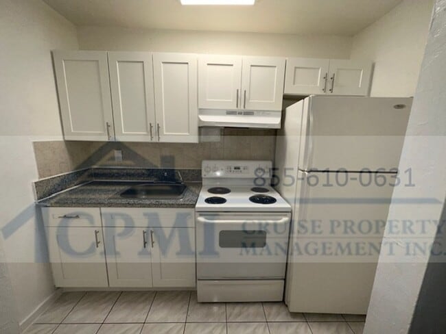 Photo - 7841 Johnson St