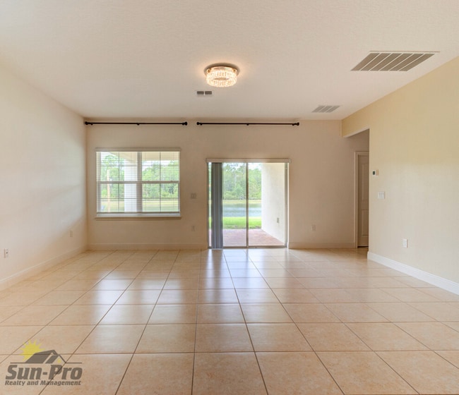 Photo - 5563 Estero Loop