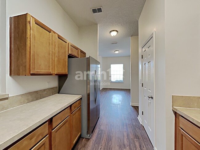 Photo - 10008 Lancashire Dr
