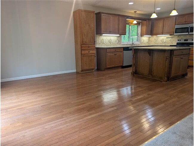 Photo - 15725 Sycamore St NW