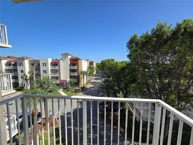 Photo - 11060 SW 196th St Unit 408