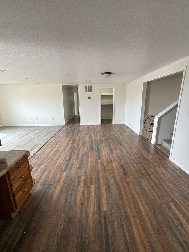 Photo - 4 Bedroom 2 Bath - Quiet country Property