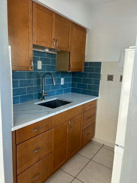 Building Photo - 3240 NE 16th St Unit 1 Rental