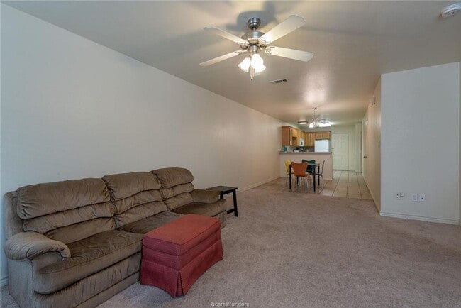 Photo - GREAT 3 Bedroom, 3 Bathroom Close to Every...