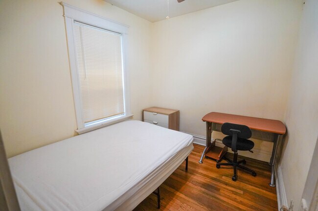 Photo - 724 Heman Ave