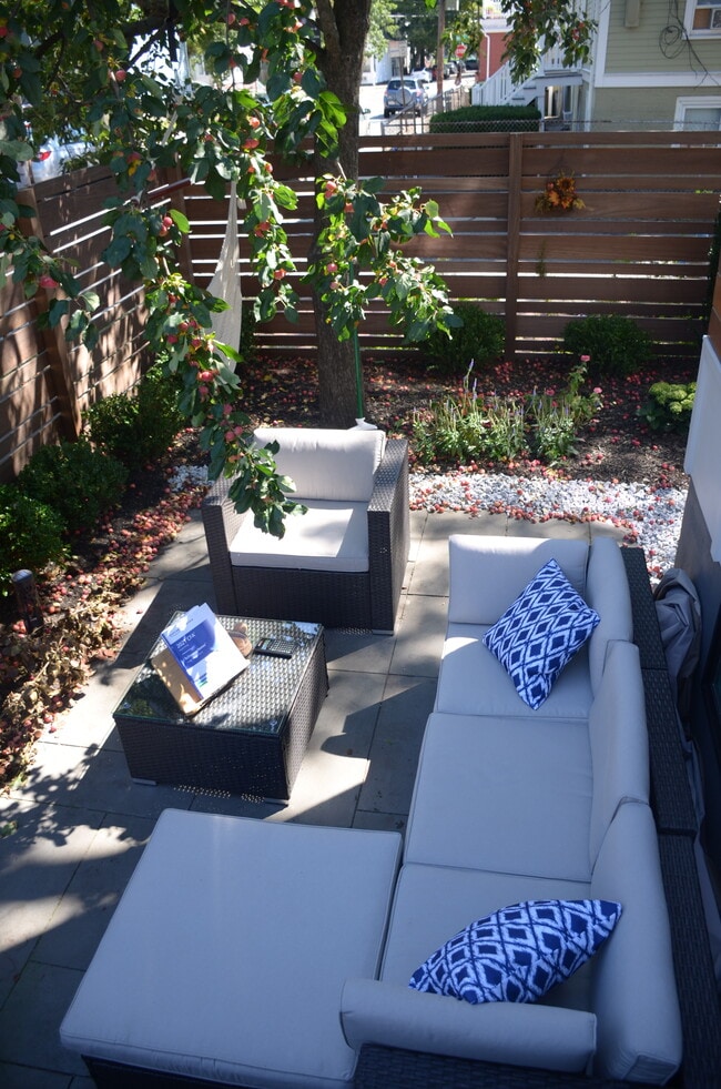 58 Lincoln St Unit 2