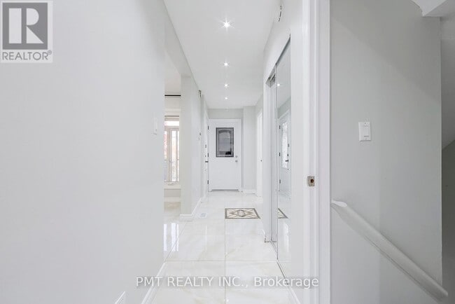Photo - 26 Granada Crescent
