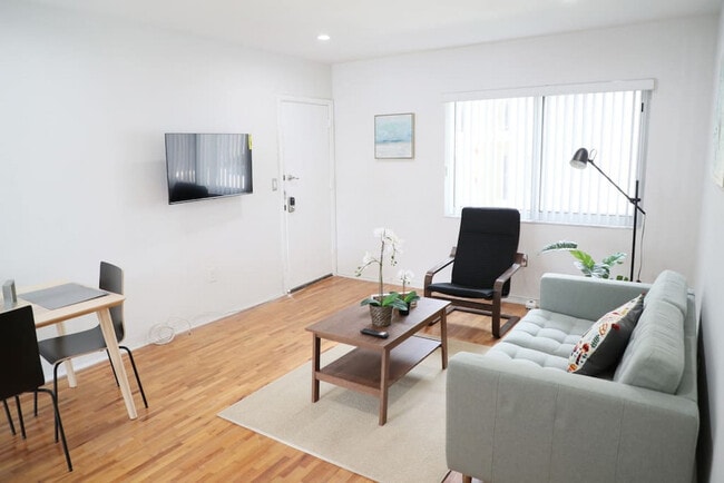 Building Photo - 215 Antilla Ave Rental
