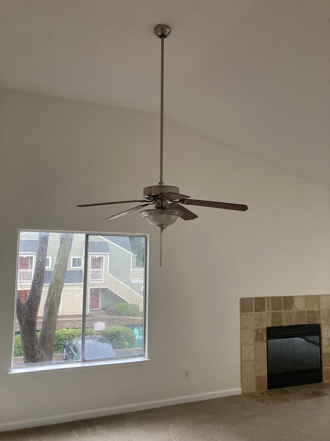 Photo - 100 Reflections Dr Unidad 21