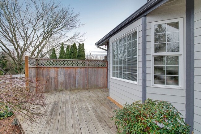 Photo - 3Bd/2.5Ba Lynnwood Duplex