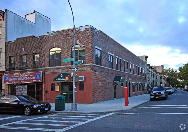 Photo - 784 Knickerbocker Ave Apartments