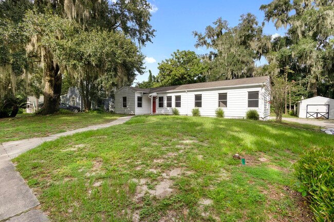 Photo - 605 N Amelia Ave