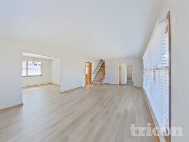 Photo - 3301 Skyview Dr