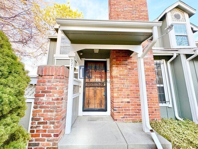 Building Photo - 971 S Evanston Cir