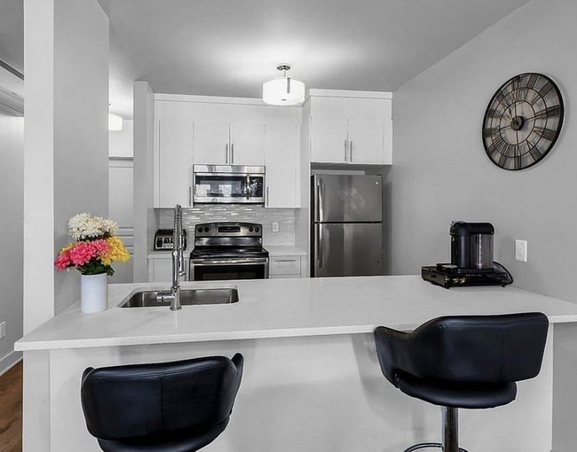 Photo - 831 S Flores St Unidad 271.4