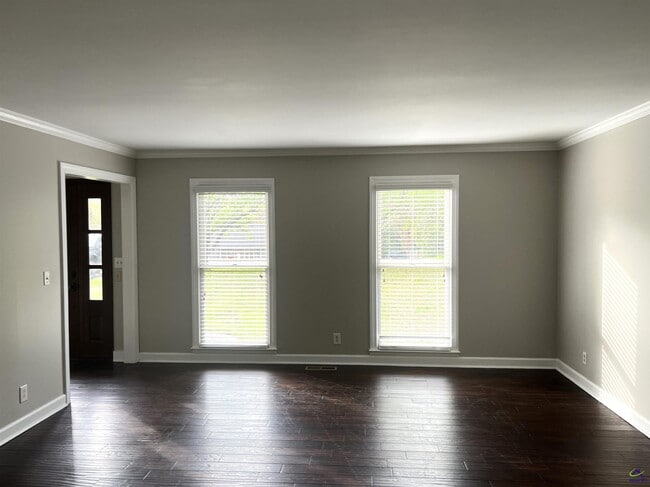 Photo - 492 River N Blvd