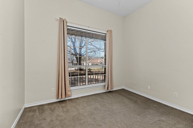 Photo - 306 Copperleaf Rd