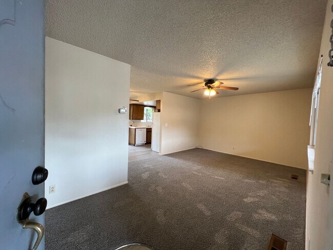 Photo - 3216 Godman Ave Unidad B