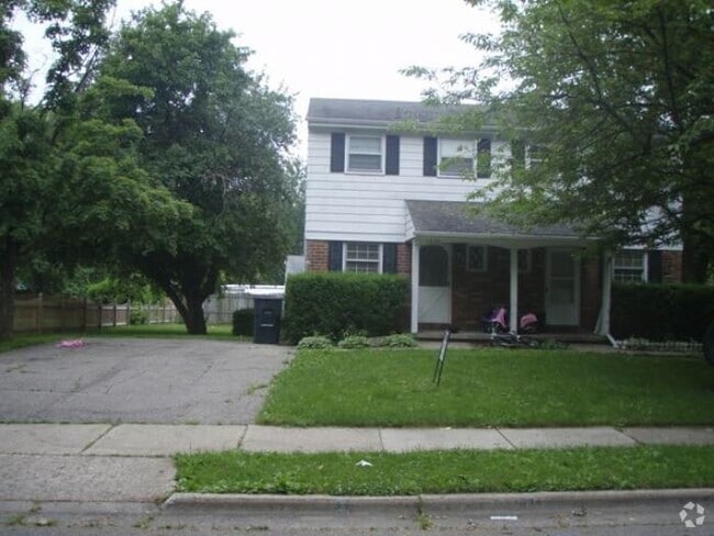 Building Photo - 1634 Greencrest Ave Rental
