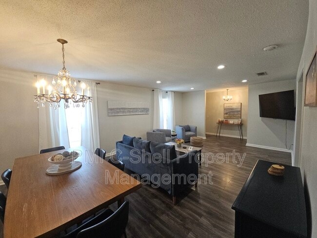 Photo - 4625 Tree Line Dr