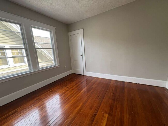 Photo - 83 Judson Ave Unidad 2