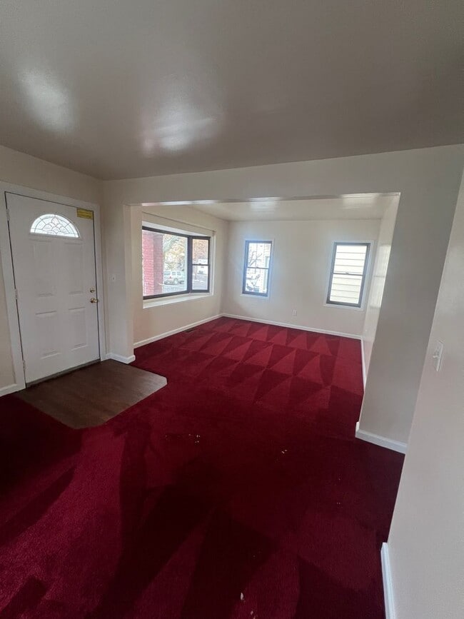 Photo - Large 3 Bed 2 Bath House