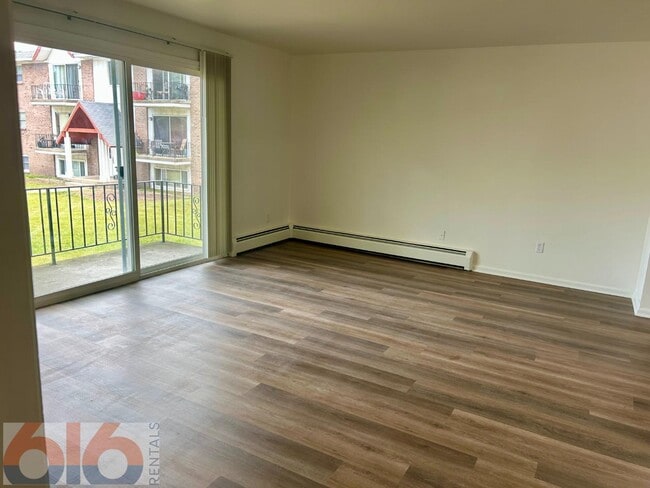 Photo - 630 56th St SE