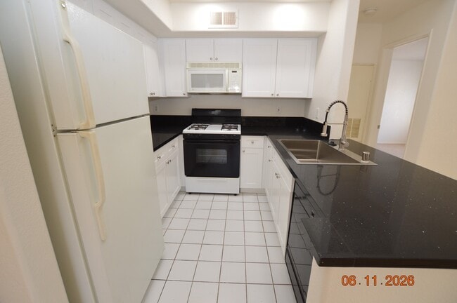 Photo - 5000 Red Rock St