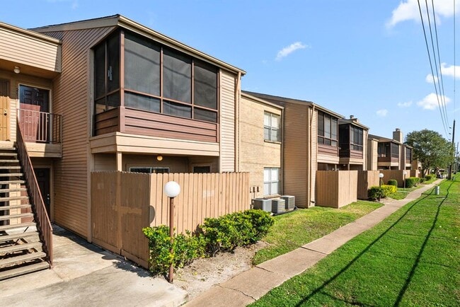 Photo - 10555 Turtlewood Ct Condo Unit 2614