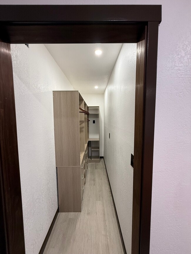 Photo - 1047 Azure Way