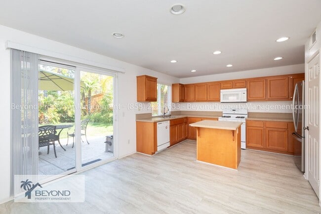 ***SOLAR***GATED ACCESS***2 CAR GARAGE***P... - ***SOLAR***GATED ACCESS***2 CAR GARAGE***P... Casa
