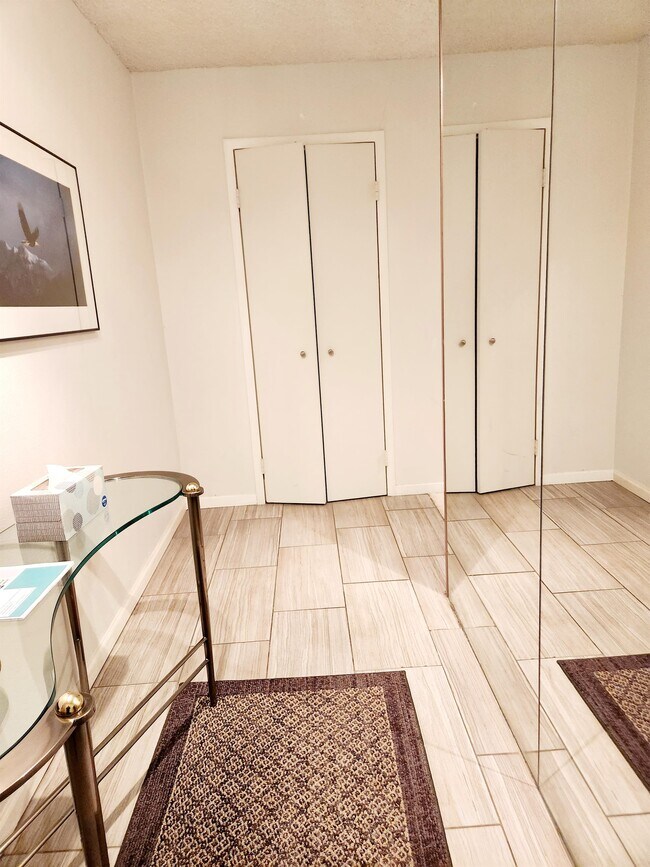 Photo - 1625 Larimer St