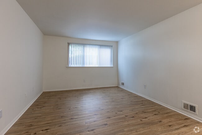 2BR, 1BA - 900SF - Living Room